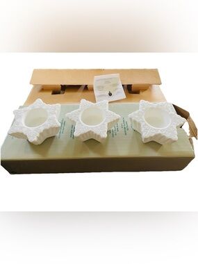 PartyLite P7121 Snow Drifters Set of 3 Snowflake Shaped Tealight Candle Holders